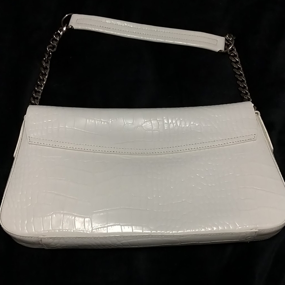 Clutch - Picture 4 of 4